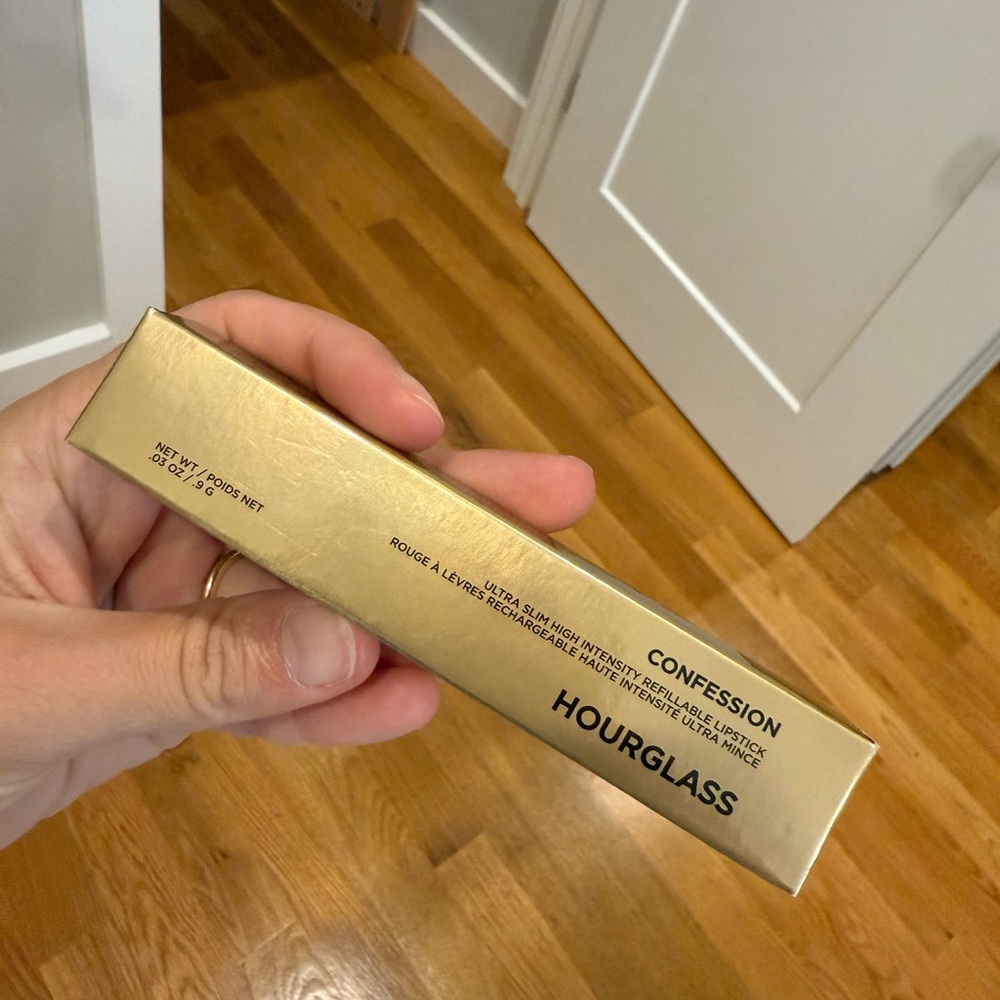 Hourglass Confession Lipstick in Elegant Gold